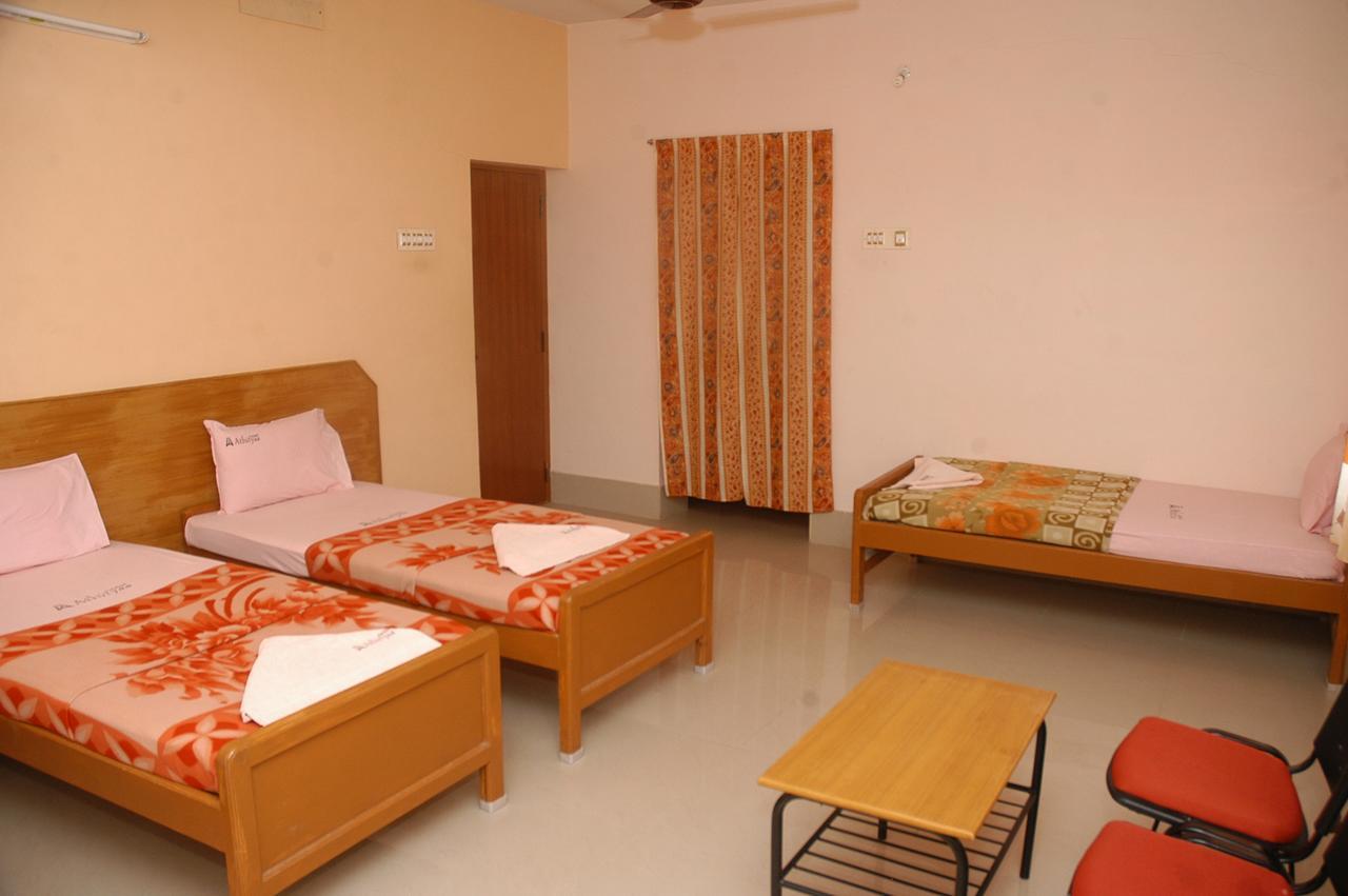 Hotel Athityaa Кумбаконам Екстериор снимка