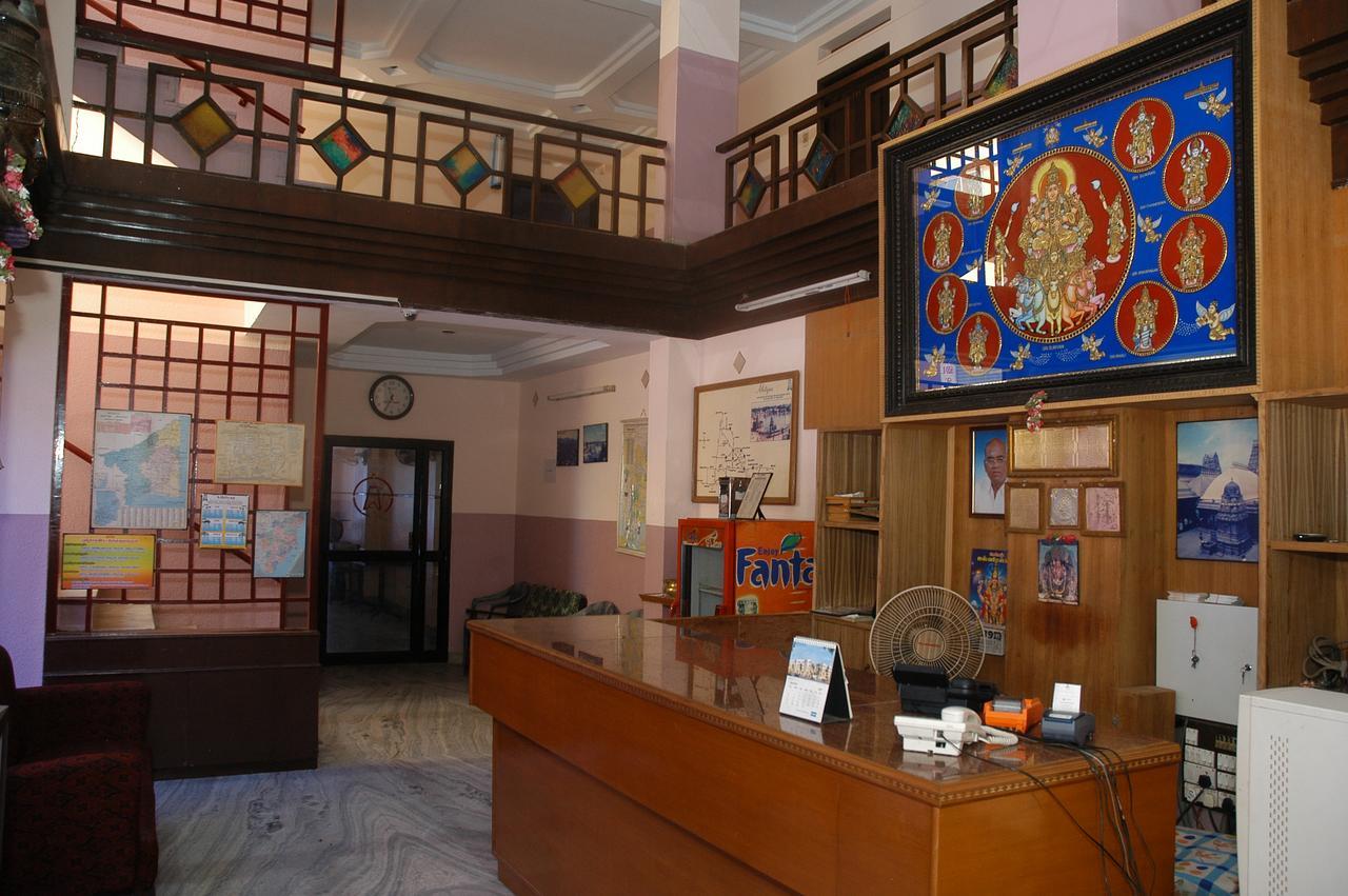 Hotel Athityaa Кумбаконам Екстериор снимка