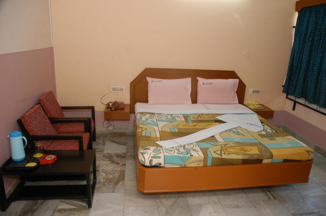 Hotel Athityaa Кумбаконам Екстериор снимка